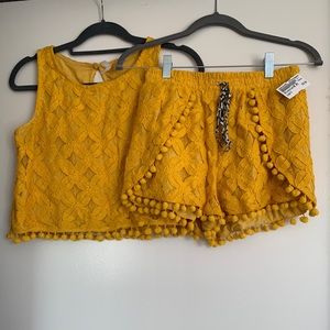 Small 2 piece set with Pom poms
